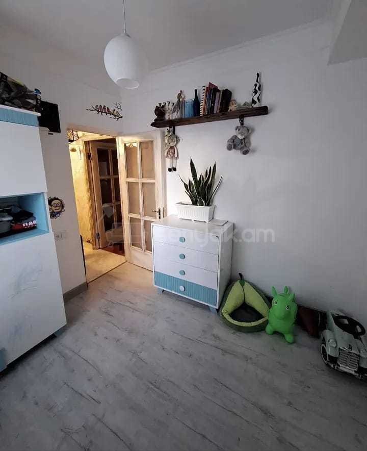 4 Սենյականոց Բնակարան, 87քմ, 5/9 հարկ, Նորմալ Վիճակում