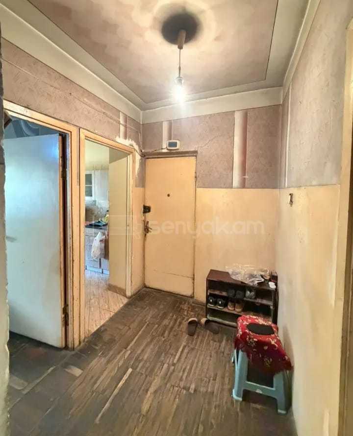 3 Սենյականոց Բնակարան, 70քմ, 2/9 հարկ, Պետական Վիճակում