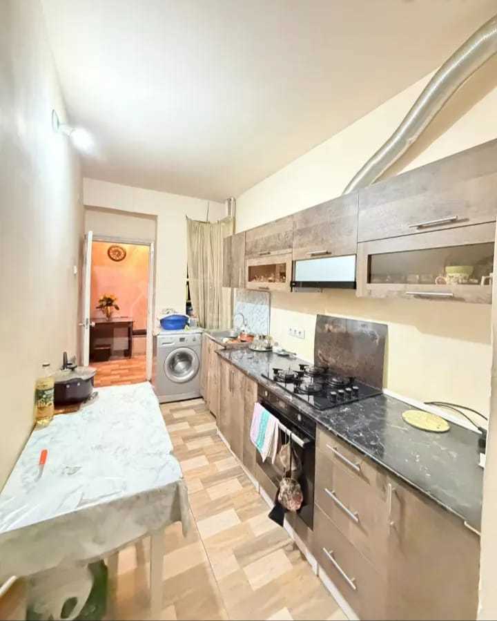 4 Սենյականոց Բնակարան, 80քմ, 6/9 հարկ, Նորմալ Վիճակում