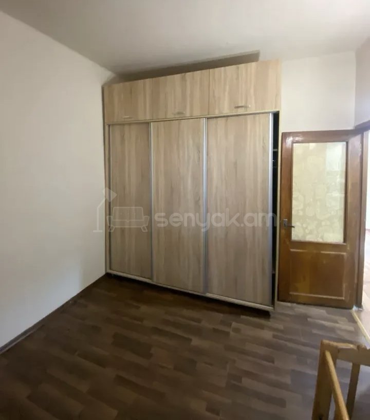 3 Սենյականոց Բնակարան Քարե Շենքում, 77քմ, 1/1 հարկ, Կապիտալ Վերանորոգված, Կահավորված