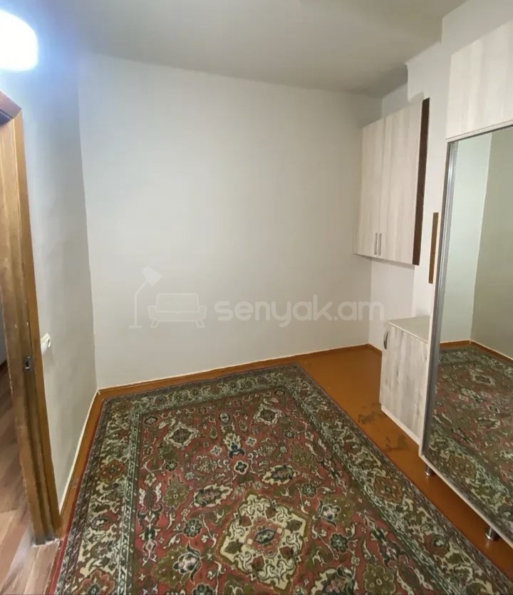 3 Սենյականոց Բնակարան Քարե Շենքում, 77քմ, 1/1 հարկ, Կապիտալ Վերանորոգված, Կահավորված