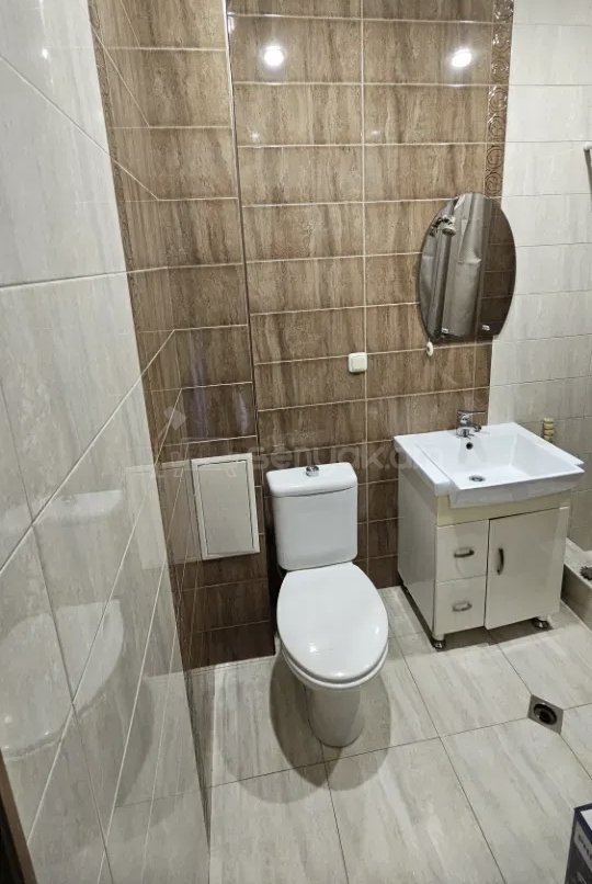 1 Սենյականոց Բնակարան Քարե Շենքում, 44քմ, 2/5 հարկ, Նորմալ Վիճակում, Կահավորված, Արևկող
