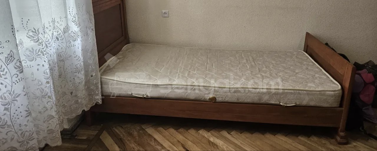 1 Սենյականոց Բնակարան Քարե Շենքում, 44քմ, 2/5 հարկ, Նորմալ Վիճակում, Կահավորված, Արևկող