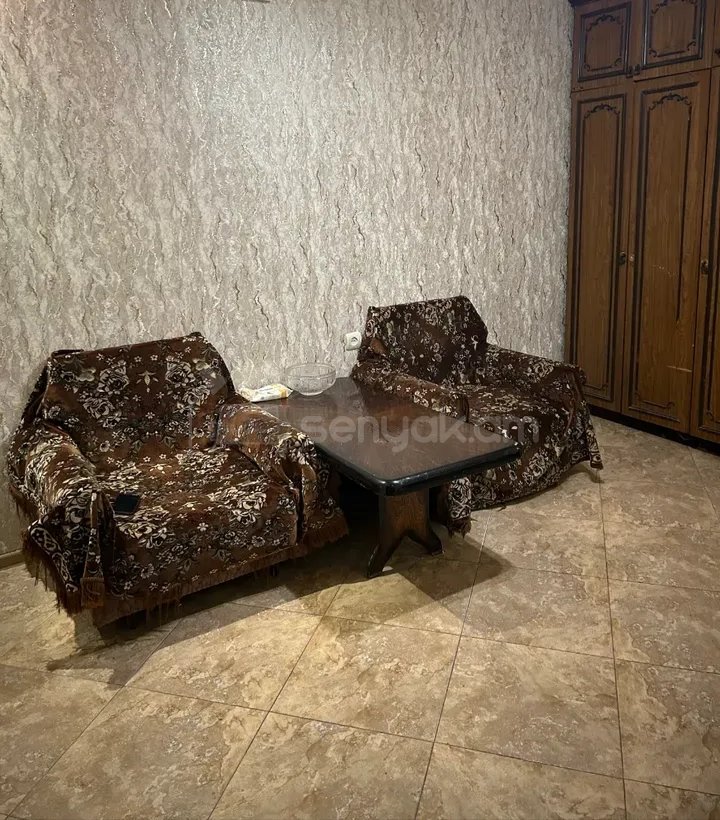 2 Սենյականոց Բնակարան Քարե Շենքում, 45քմ, 1/1 հարկ, Նորմալ Վիճակում, Կահավորված, Արևկող