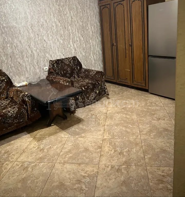 2 Սենյականոց Բնակարան Քարե Շենքում, 45քմ, 1/1 հարկ, Նորմալ Վիճակում, Կահավորված, Արևկող