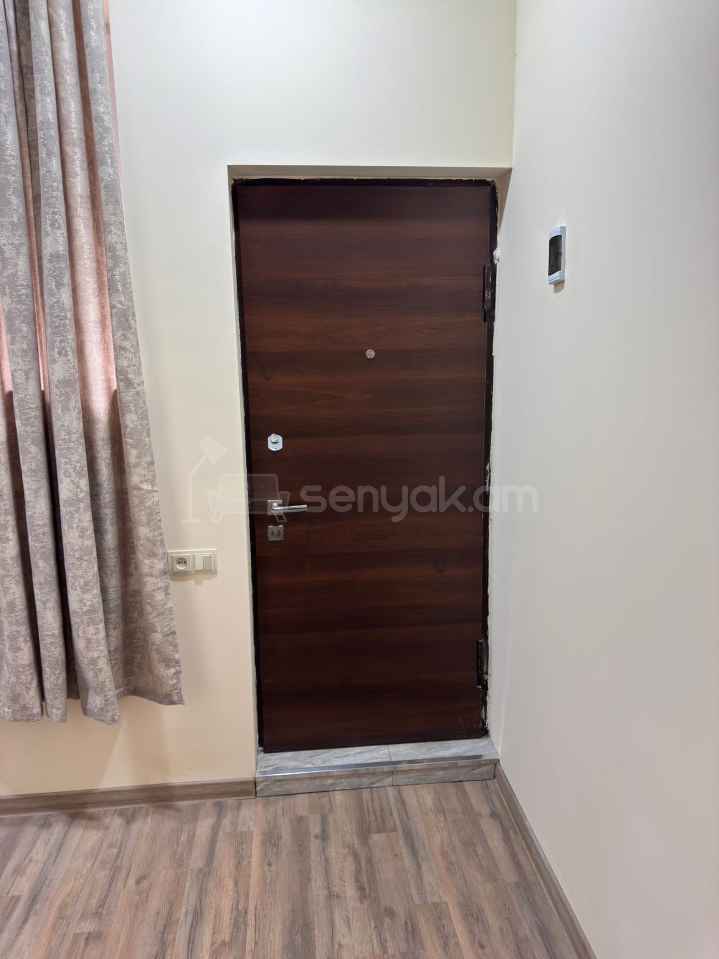 1 Սենյականոց Բնակարան, 33քմ, 1/9 հարկ, Կապիտալ Վերանորոգված, Կահավորված