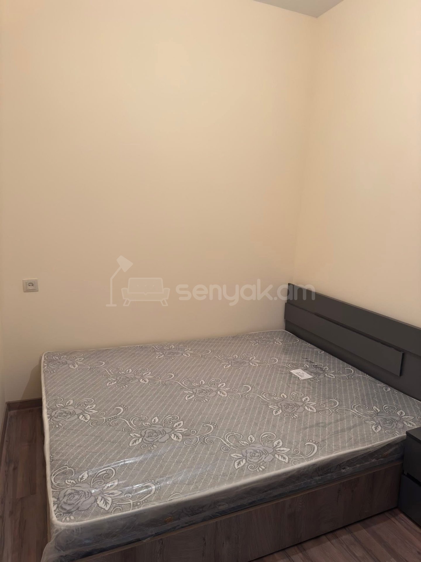 1 Սենյականոց Բնակարան, 33քմ, 1/9 հարկ, Կապիտալ Վերանորոգված, Կահավորված