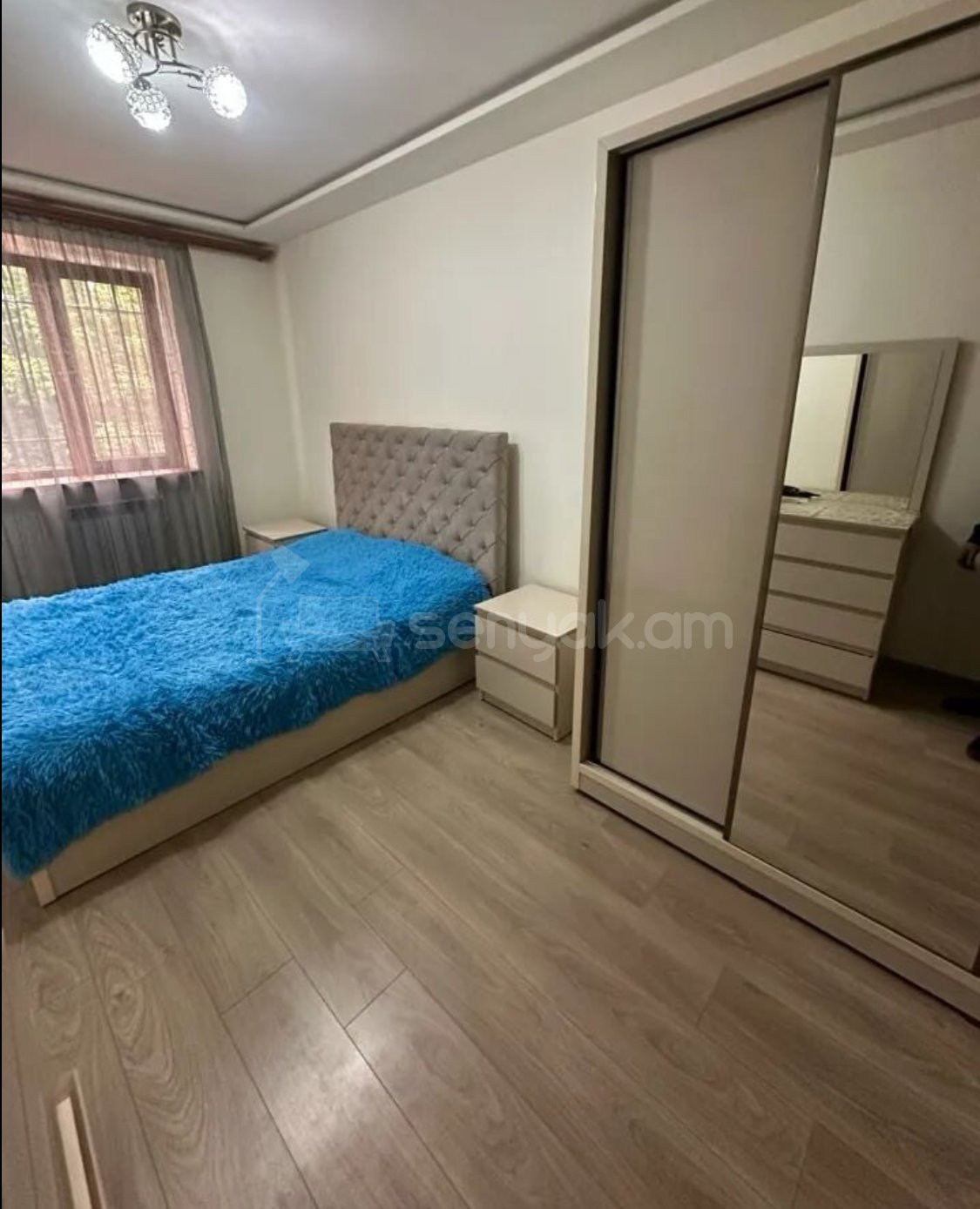 3 Սենյականոց Բնակարան Քարե Շենքում, 80քմ, 1/4 հարկ, Կապիտալ Վերանորոգված, Կահավորված