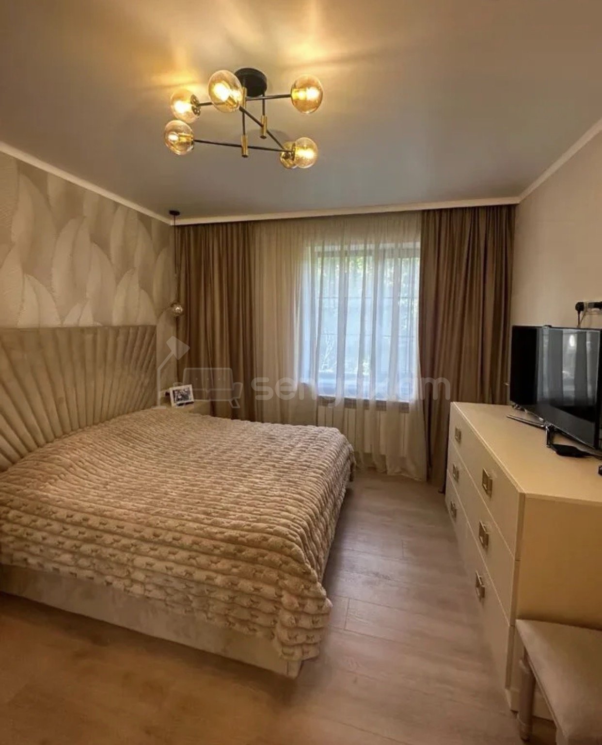 3 Սենյականոց Բնակարան Քարե Շենքում, 85քմ, 4/5 հարկ, Դիզայներական Վերանորոգված