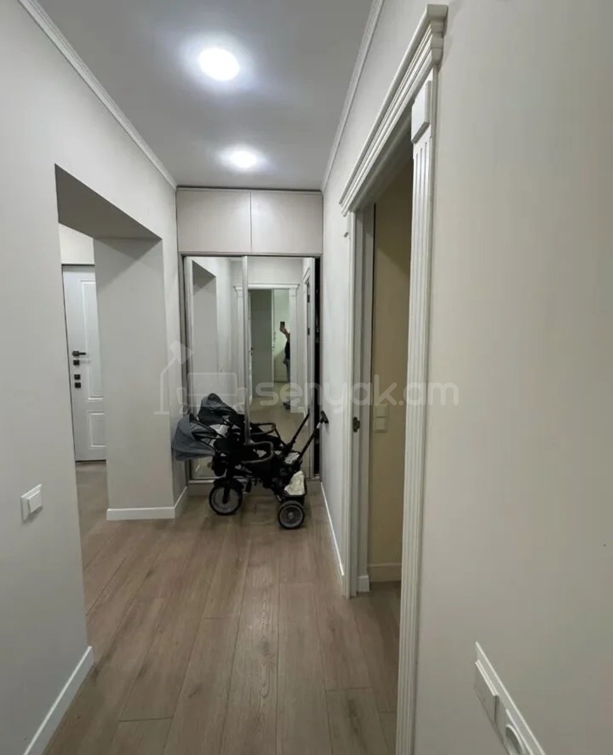 3 Սենյականոց Բնակարան Քարե Շենքում, 85քմ, 4/5 հարկ, Դիզայներական Վերանորոգված