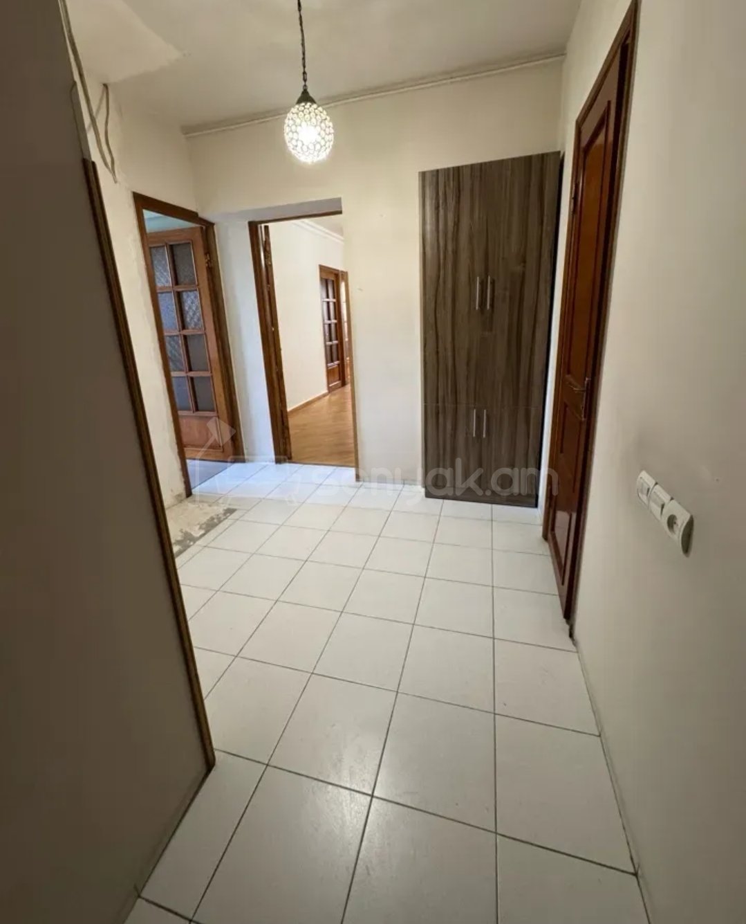 3 Սենյականոց Բնակարան, 76քմ, 3/12 հարկ, Նորմալ Վիճակում