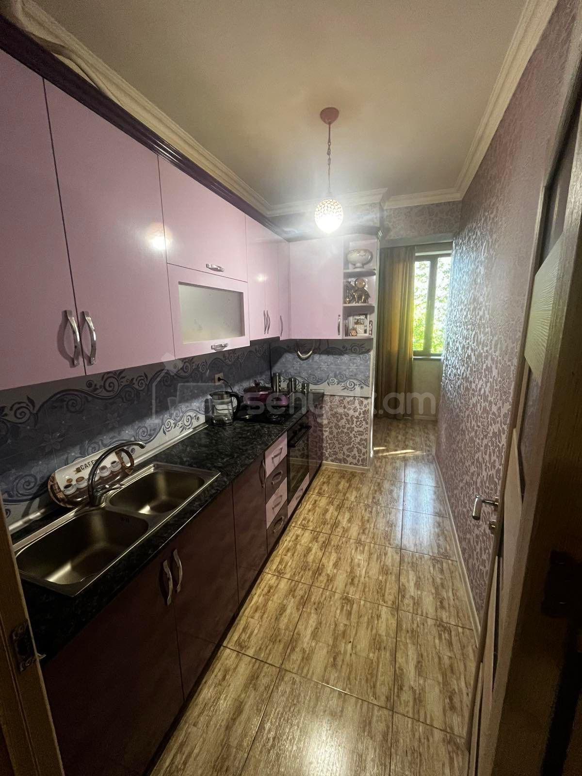 2 Սենյականոց Բնակարան Քարե Շենքում, 47քմ, 2/5 հարկ, Դիզայներական Վերանորոգված