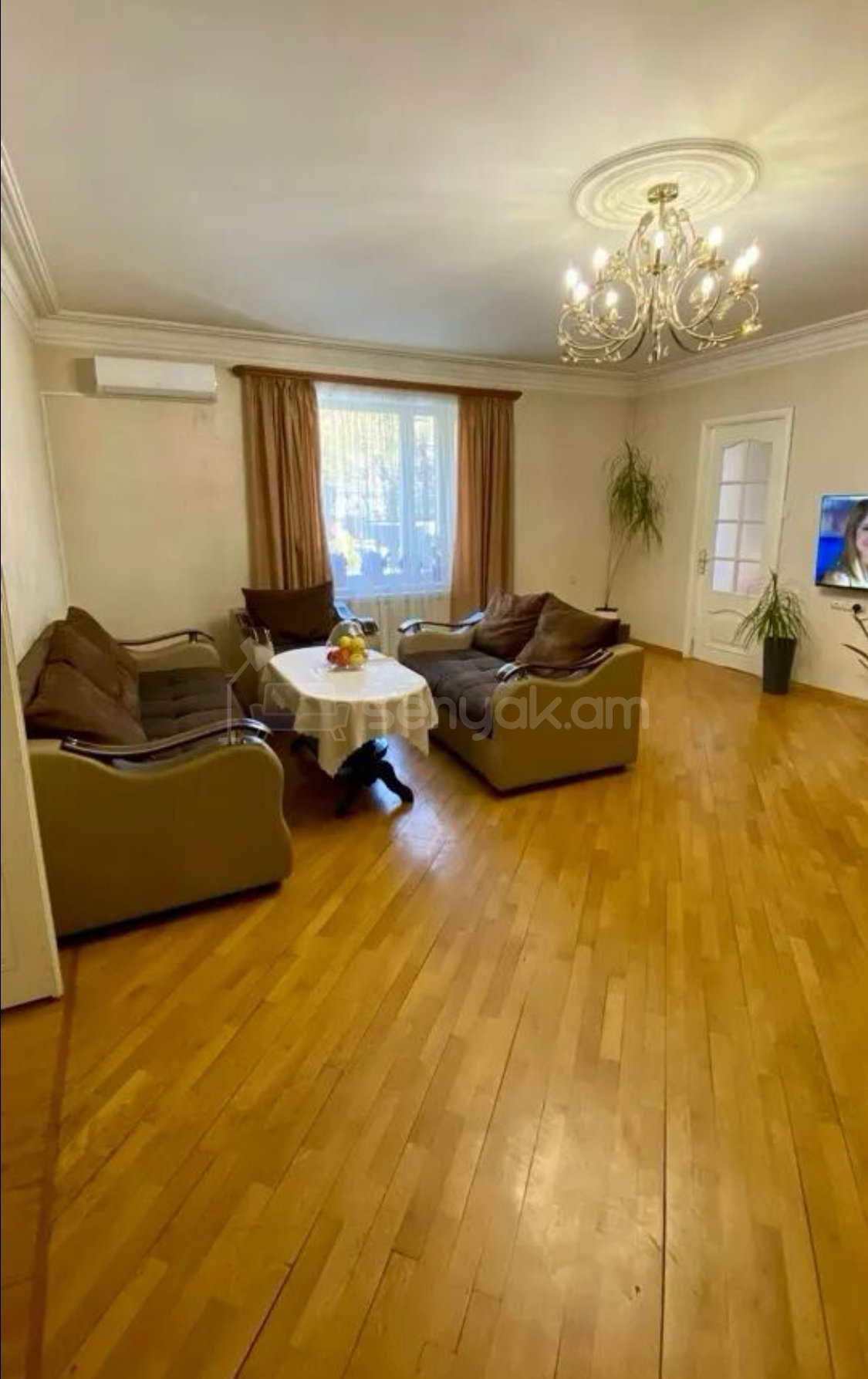 4 Սենյականոց Բնակարան Քարե Շենքում, 120քմ, 3/5 հարկ, Կապիտալ Վերանորոգված