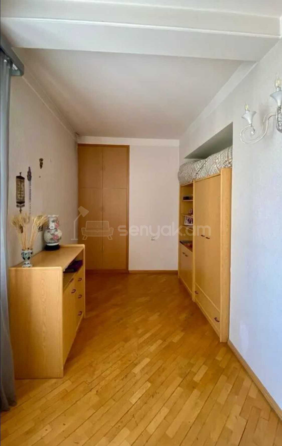 4 Սենյականոց Բնակարան Քարե Շենքում, 120քմ, 3/5 հարկ, Կապիտալ Վերանորոգված