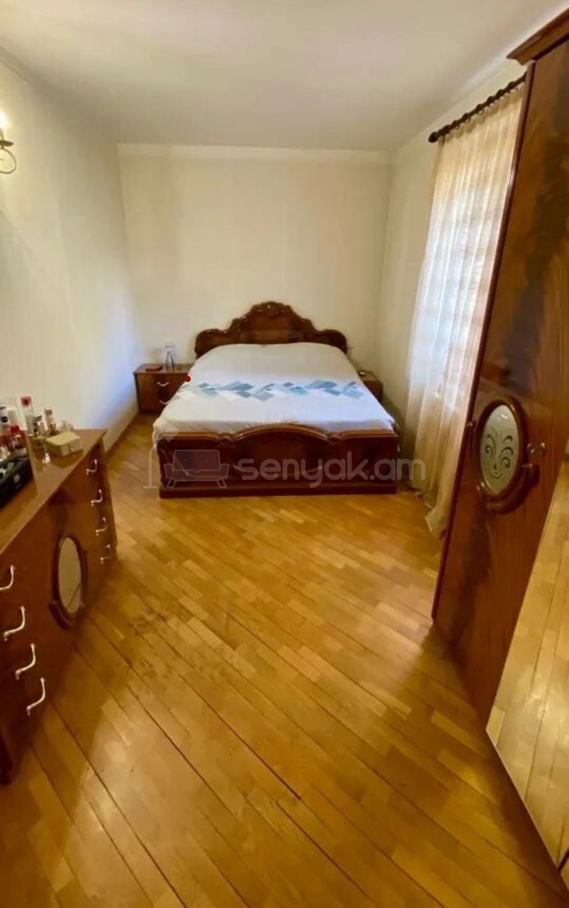 4 Սենյականոց Բնակարան Քարե Շենքում, 120քմ, 3/5 հարկ, Կապիտալ Վերանորոգված