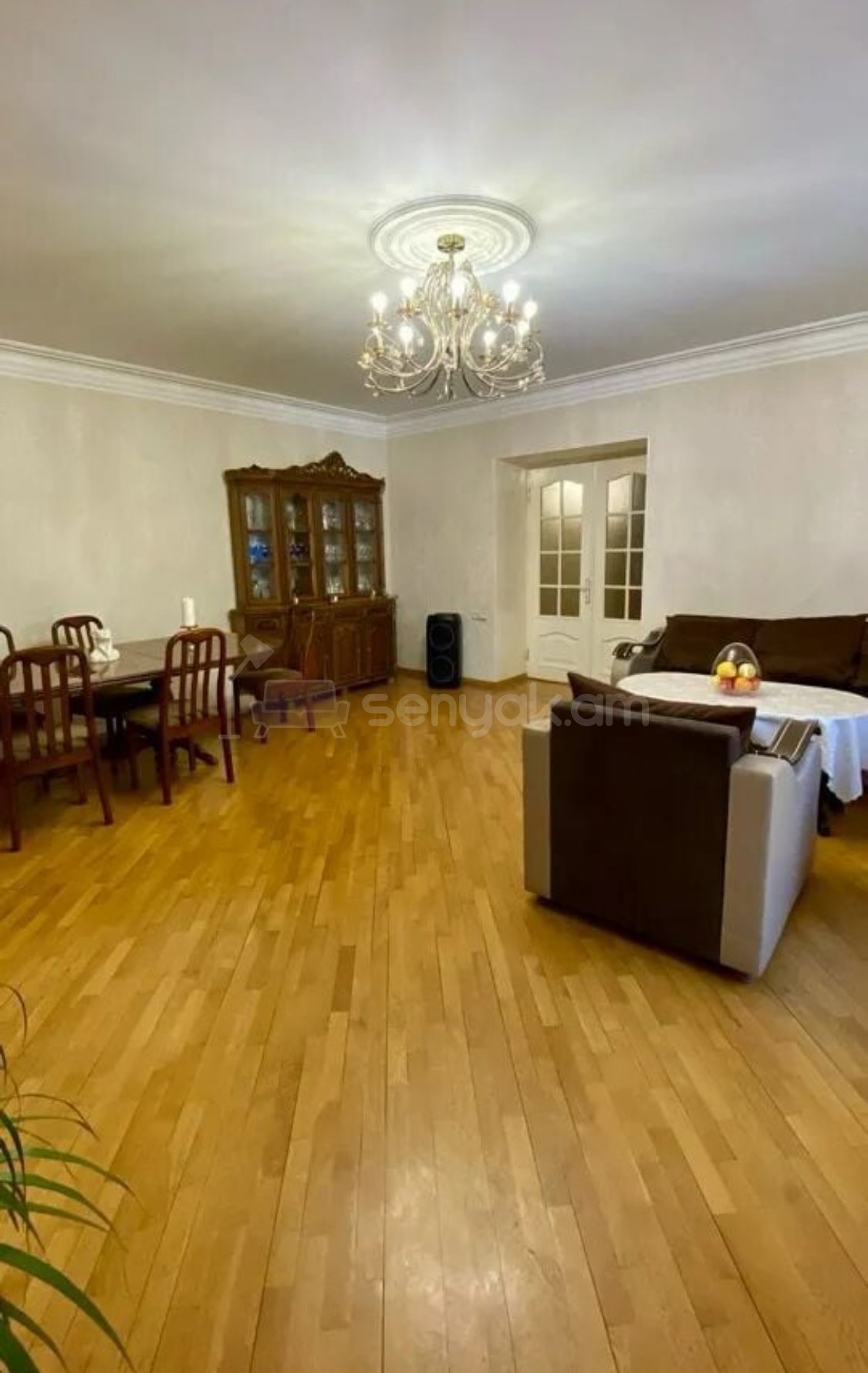 4 Սենյականոց Բնակարան Քարե Շենքում, 120քմ, 3/5 հարկ, Կապիտալ Վերանորոգված