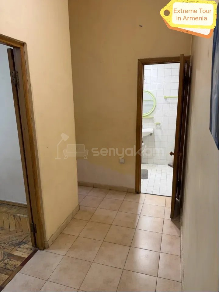 2 Սենյականոց Բնակարան Քարե Շենքում, 60քմ, 2/4 հարկ, Նորմալ Վիճակում, Կահավորված, Արևկող