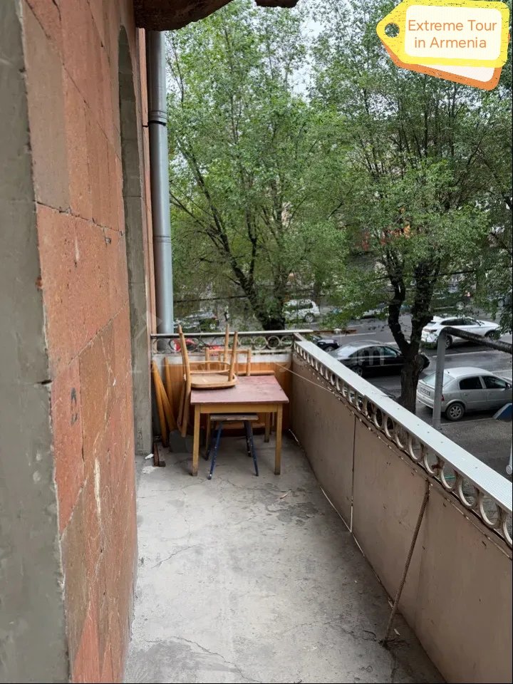 2 Սենյականոց Բնակարան Քարե Շենքում, 60քմ, 2/4 հարկ, Նորմալ Վիճակում, Կահավորված, Արևկող
