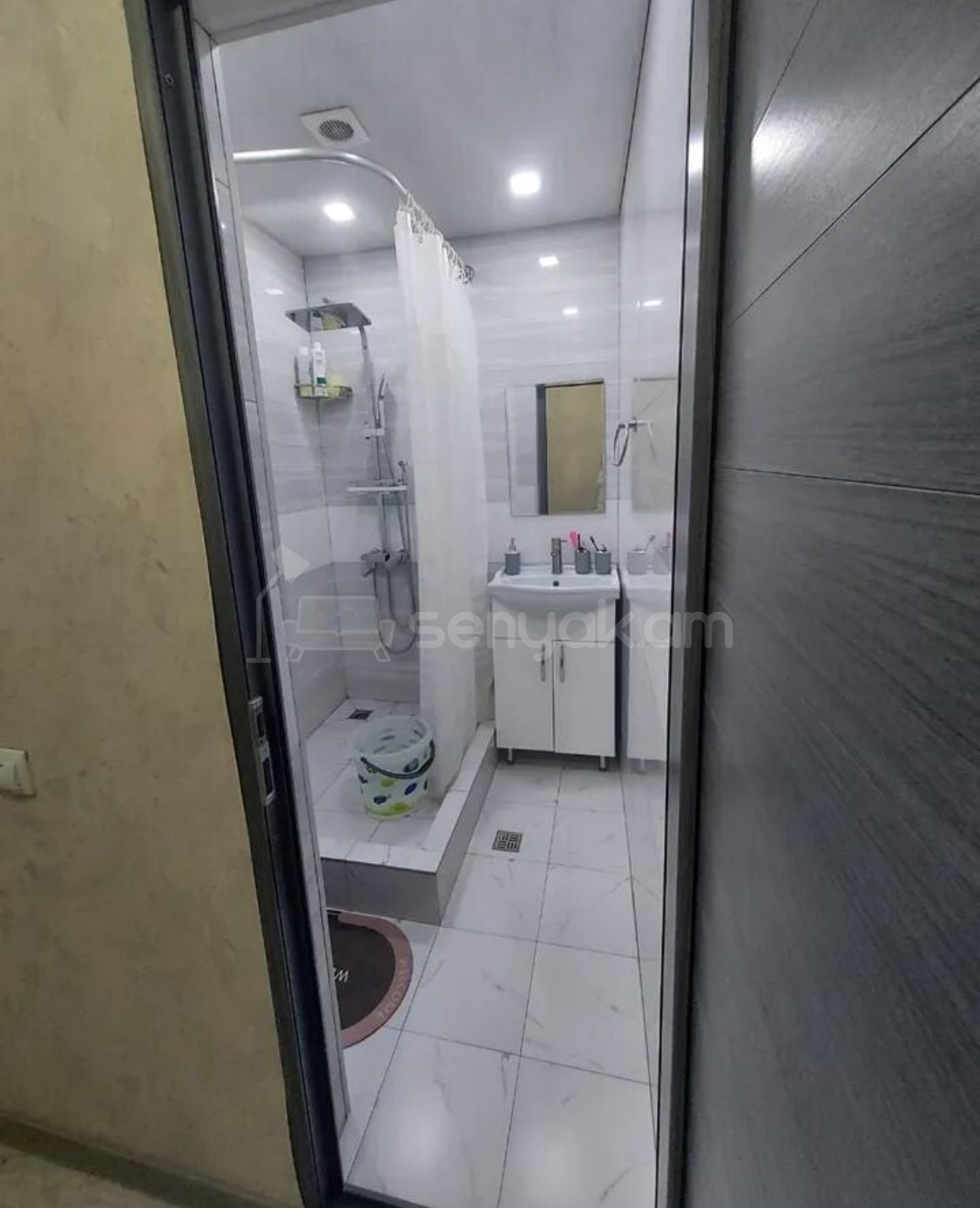 3 Սենյականոց Բնակարան Քարե Շենքում, 67քմ, 3/5 հարկ, Կապիտալ Վերանորոգված
