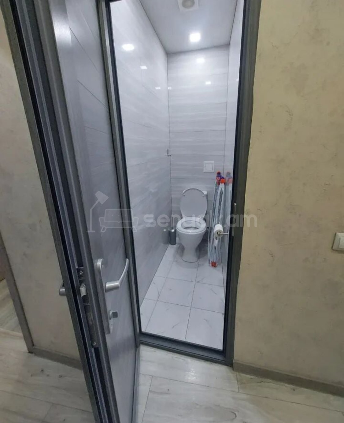 3 Սենյականոց Բնակարան Քարե Շենքում, 67քմ, 3/5 հարկ, Կապիտալ Վերանորոգված