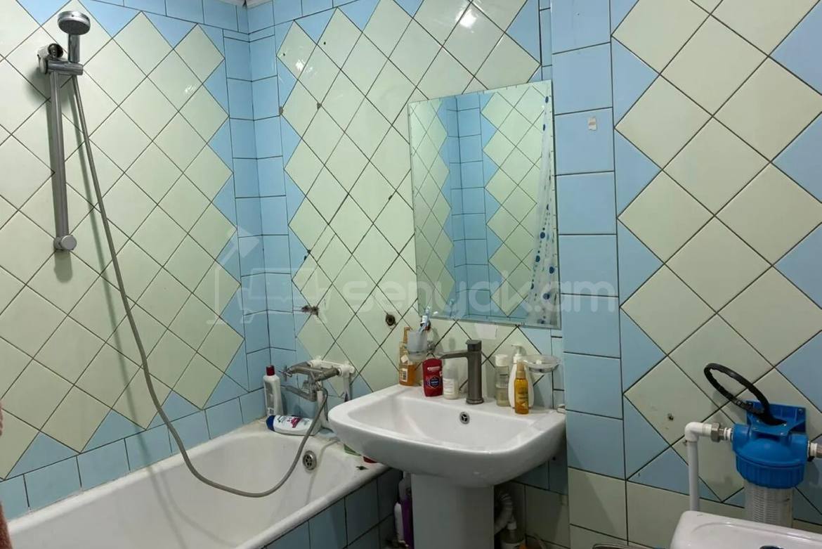 3 Սենյականոց Բնակարան Քարե Շենքում, 64քմ, 2/5 հարկ, Կապիտալ Վերանորոգված, Կահավորված, Արևկող