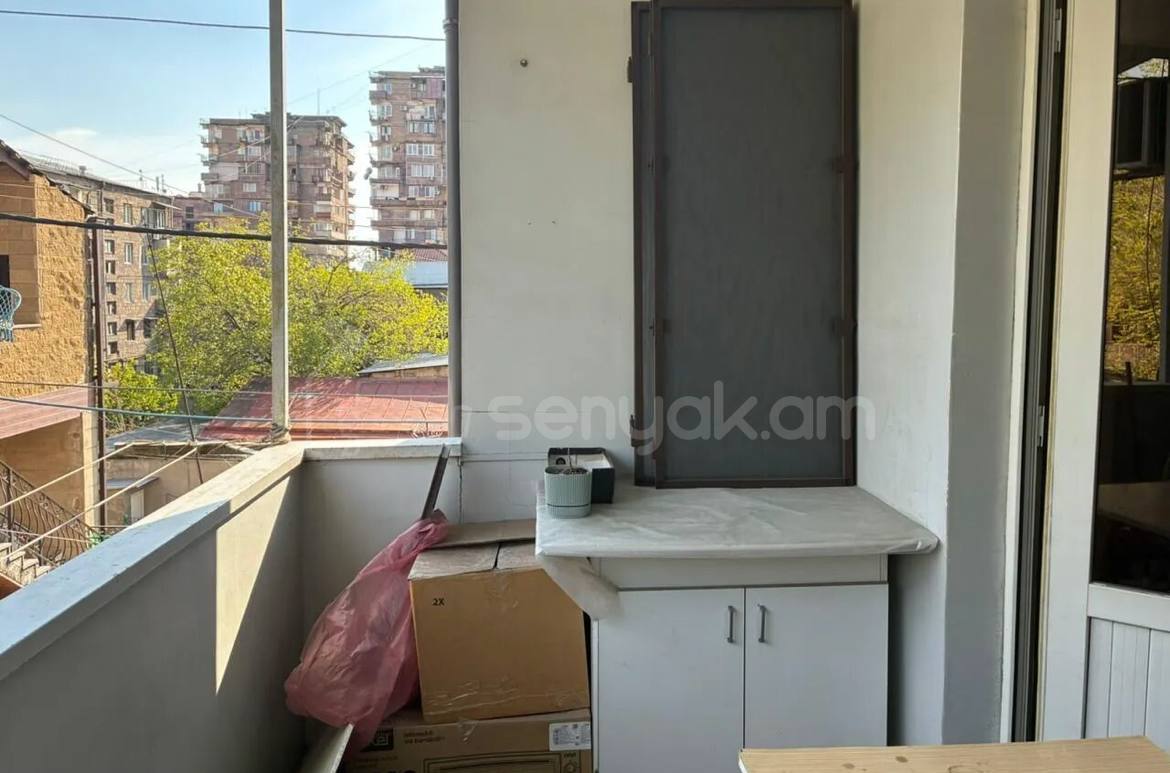 3 Սենյականոց Բնակարան Քարե Շենքում, 64քմ, 2/5 հարկ, Կոսմետիկ Վերանորոգված, Կահավորված