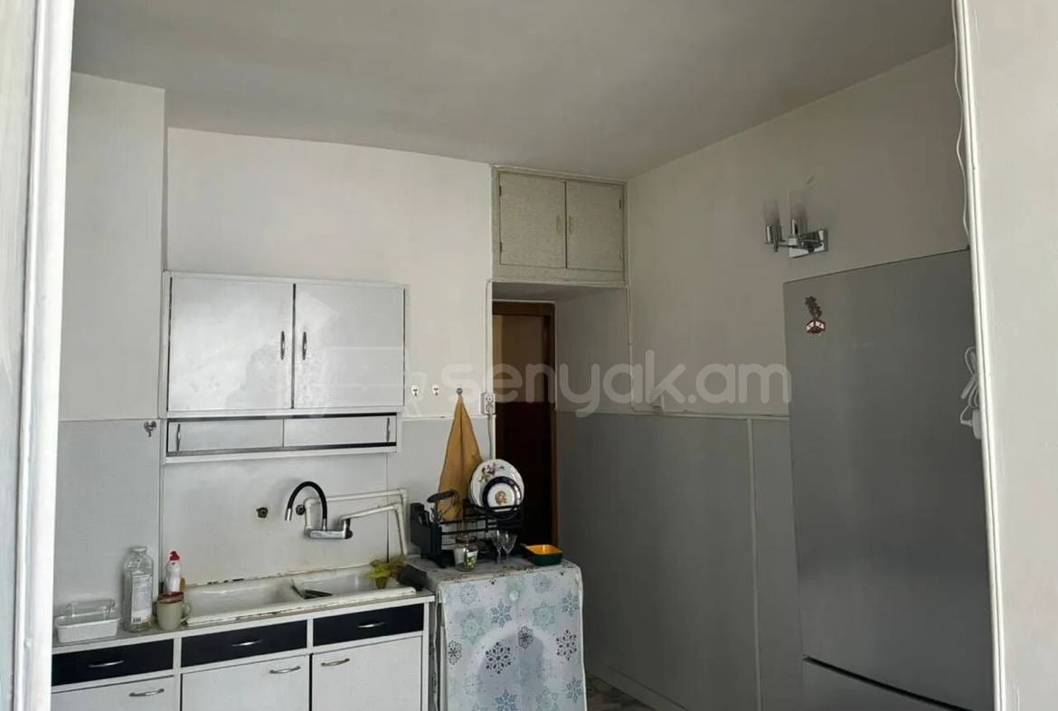 3 Սենյականոց Բնակարան Քարե Շենքում, 64քմ, 2/5 հարկ, Կոսմետիկ Վերանորոգված, Կահավորված