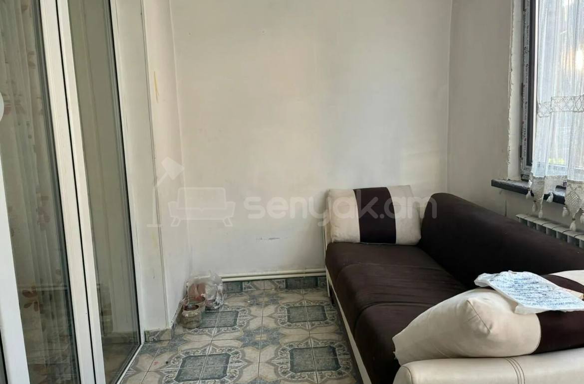 3 Սենյականոց Բնակարան Քարե Շենքում, 64քմ, 2/5 հարկ, Կոսմետիկ Վերանորոգված, Կահավորված