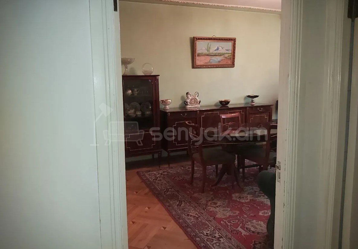 3 Սենյականոց Բնակարան Քարե Շենքում, 72քմ, 2/5 հարկ, Պետական Վիճակում
