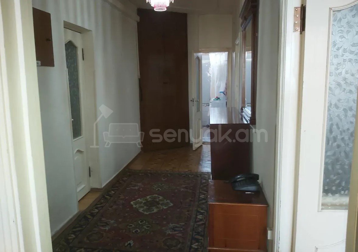 3 Սենյականոց Բնակարան Քարե Շենքում, 72քմ, 2/5 հարկ, Պետական Վիճակում