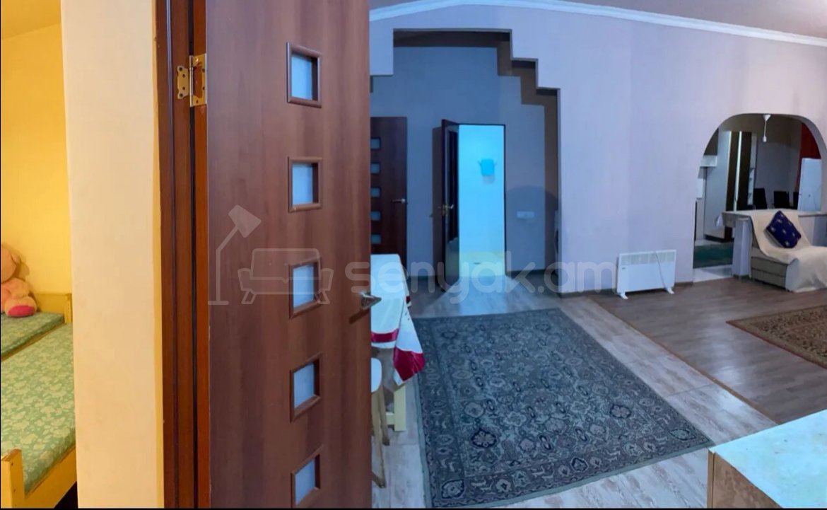 3 Սենյականոց Բնակարան Քարե Շենքում, 89քմ, 6/6 հարկ, Կապիտալ Վերանորոգված, Կահավորված