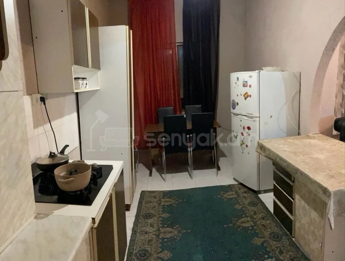3 Սենյականոց Բնակարան Քարե Շենքում, 89քմ, 6/6 հարկ, Կապիտալ Վերանորոգված, Կահավորված