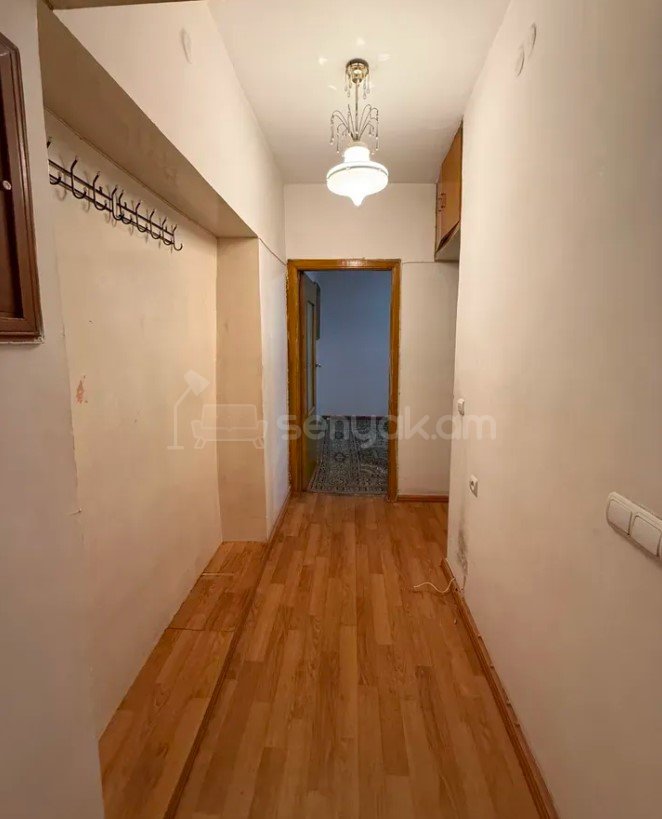 2 Սենյականոց Բնակարան Քարե Շենքում, 54քմ, 5/5 հարկ, Կոսմետիկ Վերանորոգված