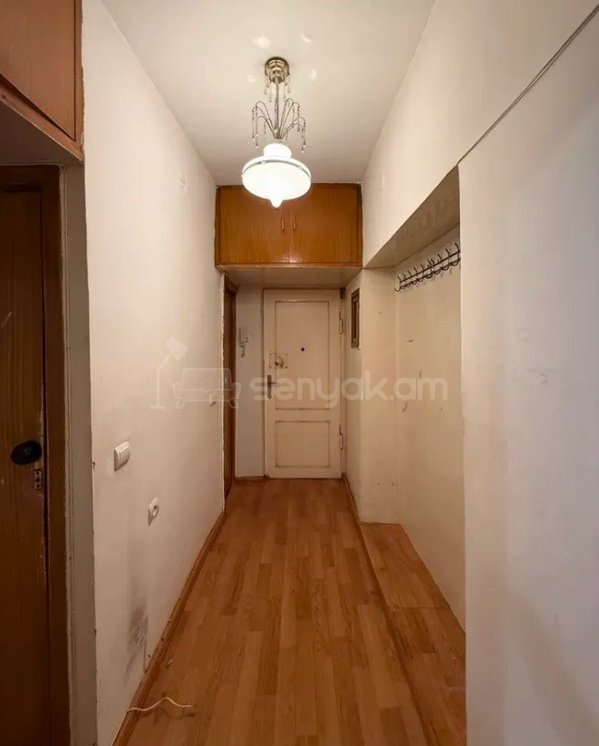 2 Սենյականոց Բնակարան Քարե Շենքում, 54քմ, 5/5 հարկ, Կոսմետիկ Վերանորոգված