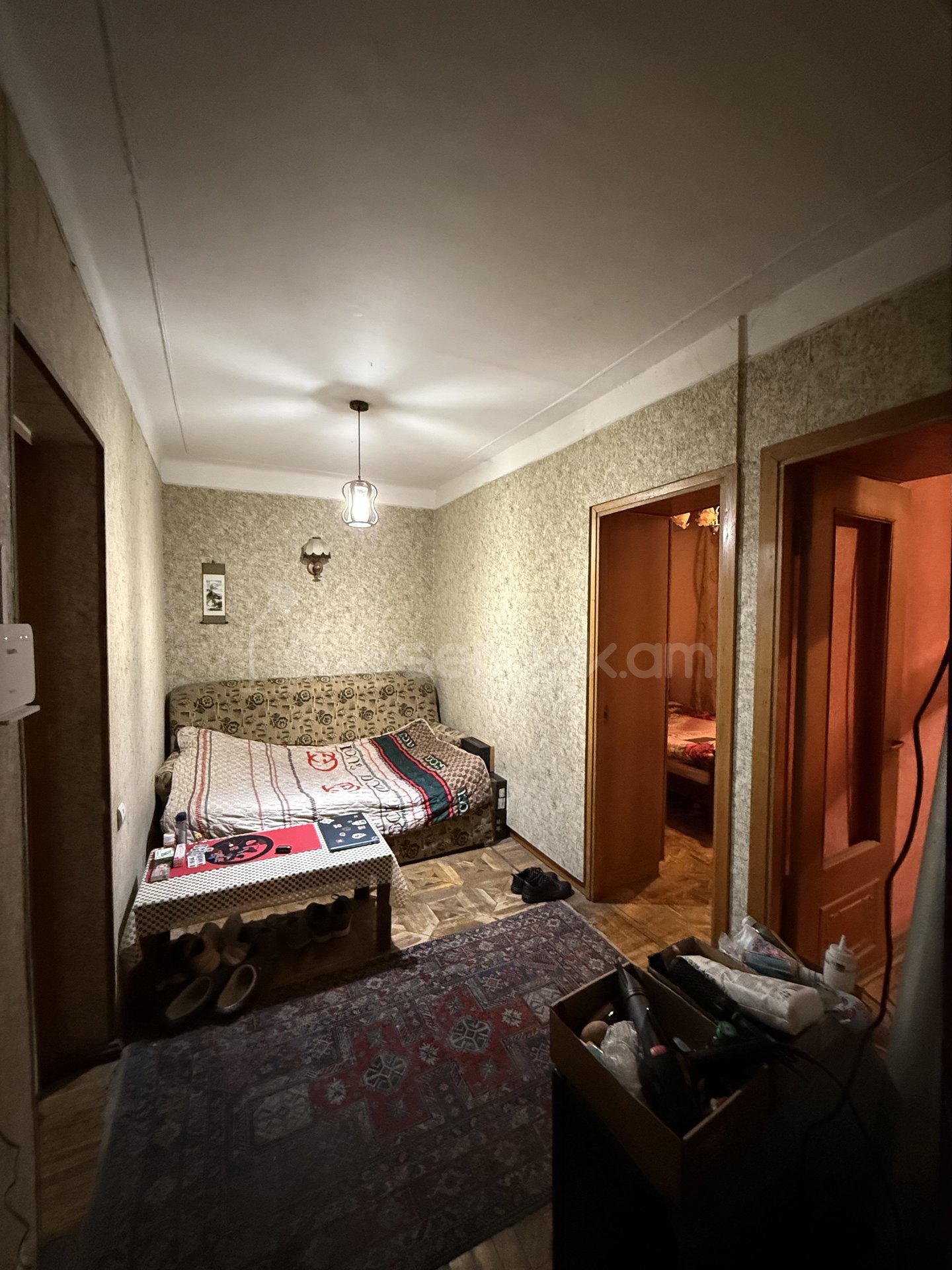 2 Սենյականոց Բնակարան Քարե Շենքում, 56քմ, 3/5 հարկ, Պետական Վիճակում