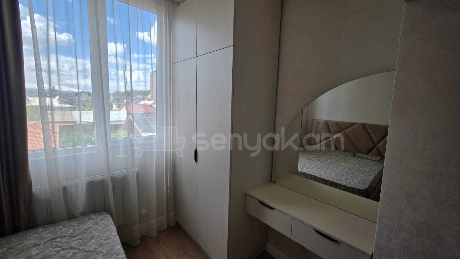 2 Սենյականոց Բնակարան Քարե Շենքում, 45քմ, 3/5 հարկ, Կապիտալ Վերանորոգված