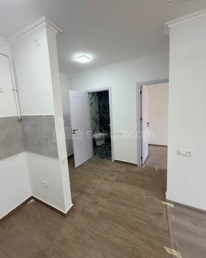 2 Սենյականոց Բնակարան Քարե Շենքում, 41քմ, 4/5 հարկ, Կապիտալ Վերանորոգված