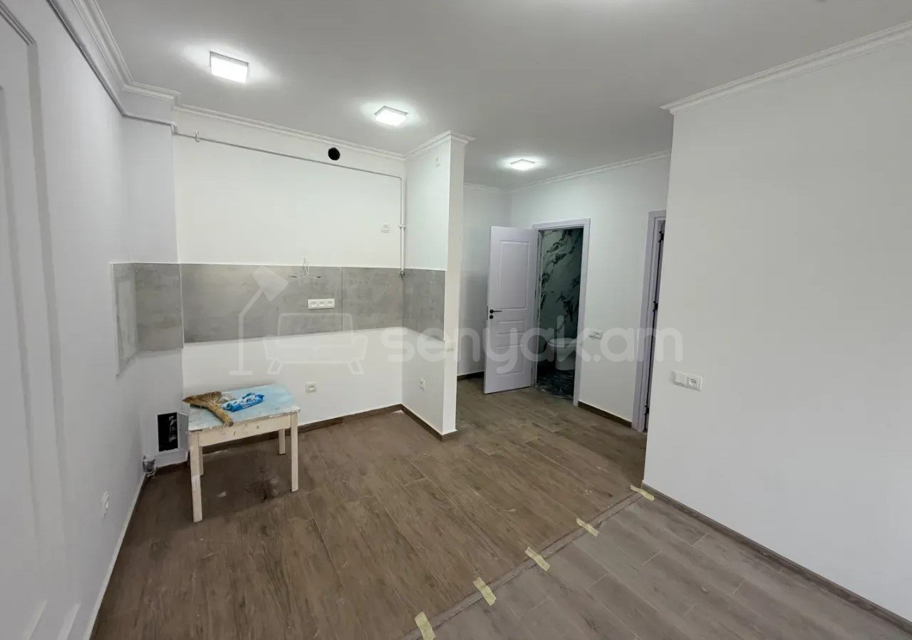 2 Սենյականոց Բնակարան Քարե Շենքում, 41քմ, 4/5 հարկ, Կապիտալ Վերանորոգված