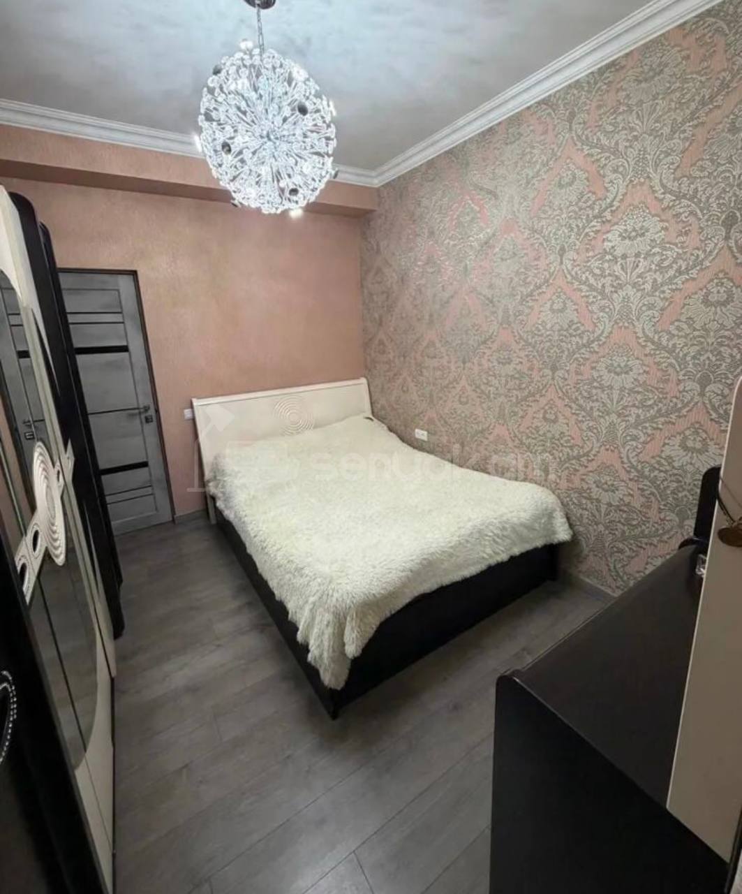 4 Սենյականոց Բնակարան Քարե Շենքում, 94քմ, 4/5 հարկ, Կապիտալ Վերանորոգված
