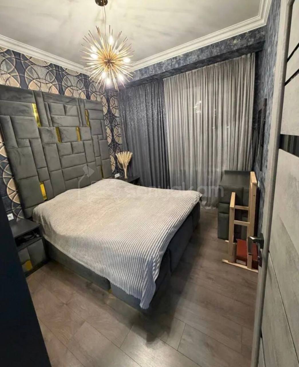 4 Սենյականոց Բնակարան Քարե Շենքում, 94քմ, 4/5 հարկ, Կապիտալ Վերանորոգված