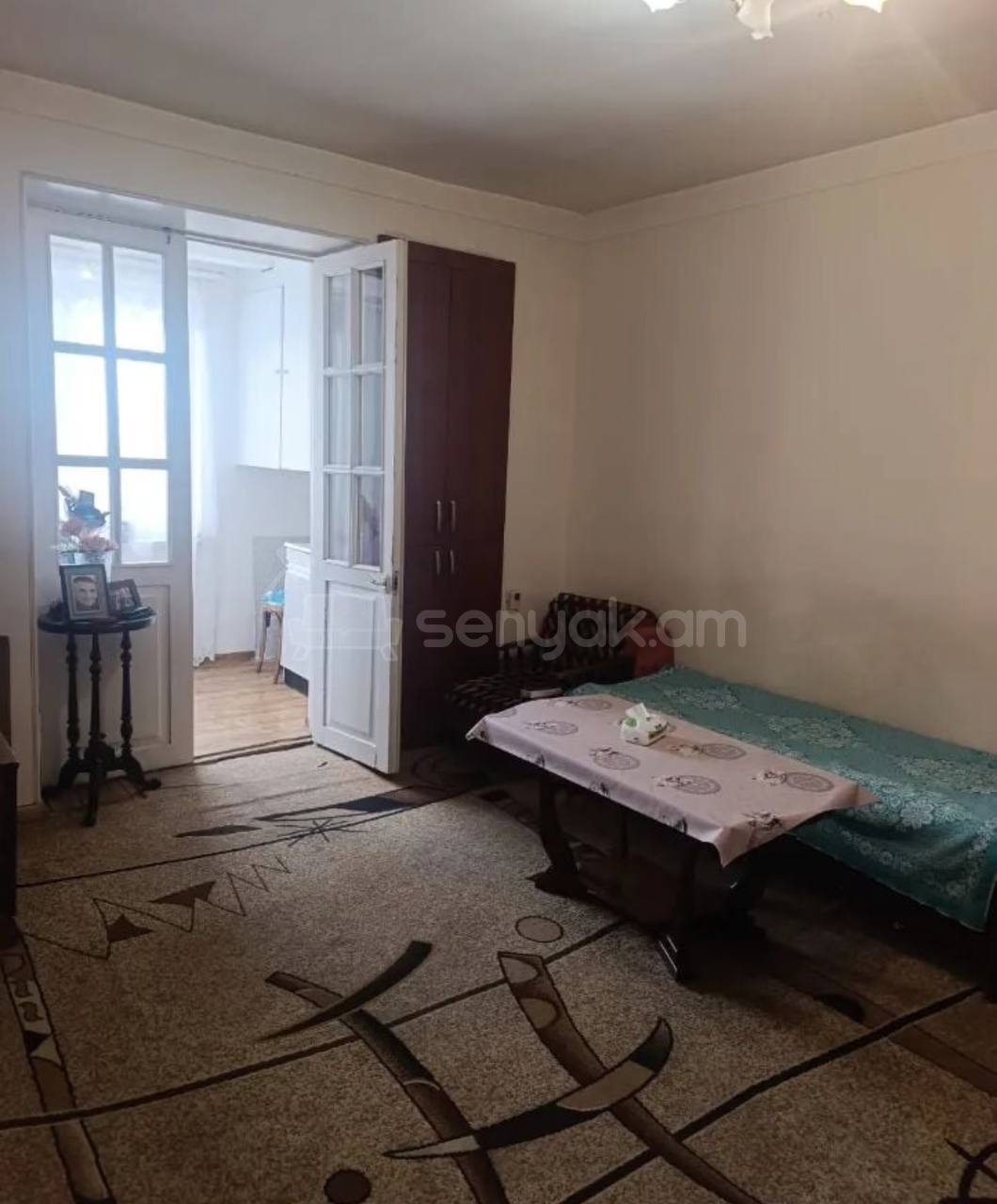 1 Սենյականոց Բնակարան Քարե Շենքում, 42քմ, 5/5 հարկ, Նորմալ Վիճակում