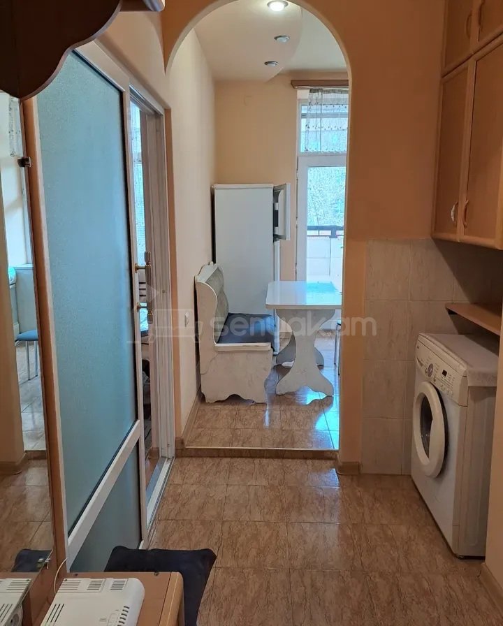 1 Սենյականոց Բնակարան Քարե Շենքում, 41քմ, 2/5 հարկ, Կապիտալ Վերանորոգված