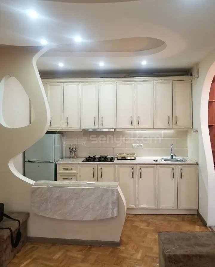 2 Սենյականոց Բնակարան Քարե Շենքում, 40քմ, 5/5 հարկ, Կապիտալ Վերանորոգված, Կահավորված