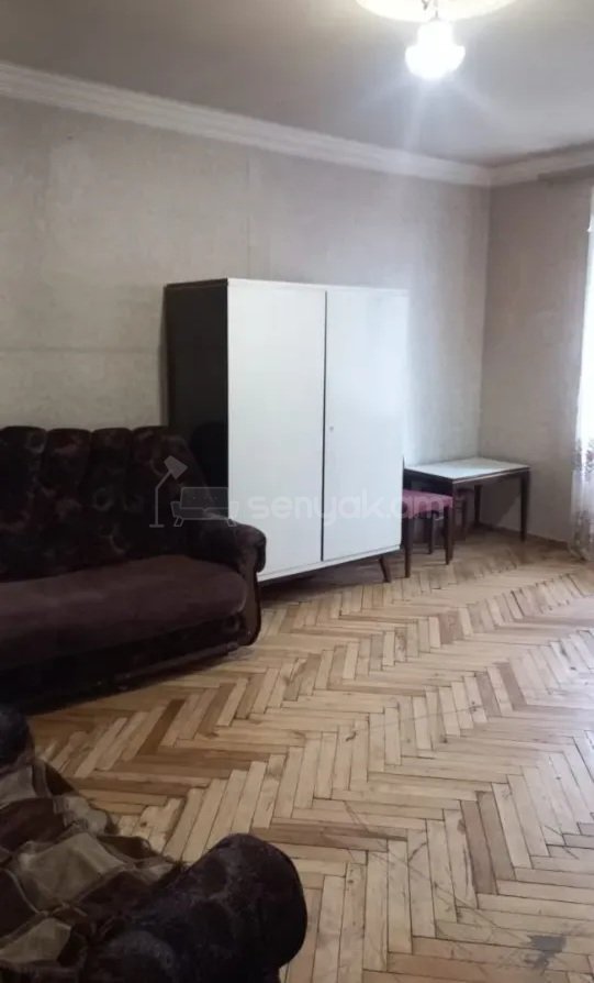 1 Սենյականոց Բնակարան Քարե Շենքում, 33քմ, 5/5 հարկ, Կապիտալ Վերանորոգված, Կահավորված