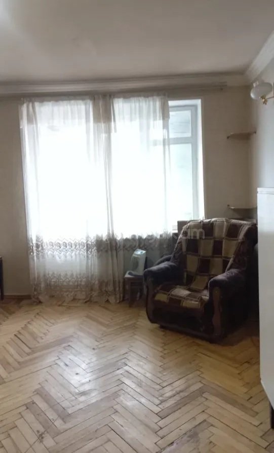 1 Սենյականոց Բնակարան Քարե Շենքում, 33քմ, 5/5 հարկ, Կապիտալ Վերանորոգված, Կահավորված