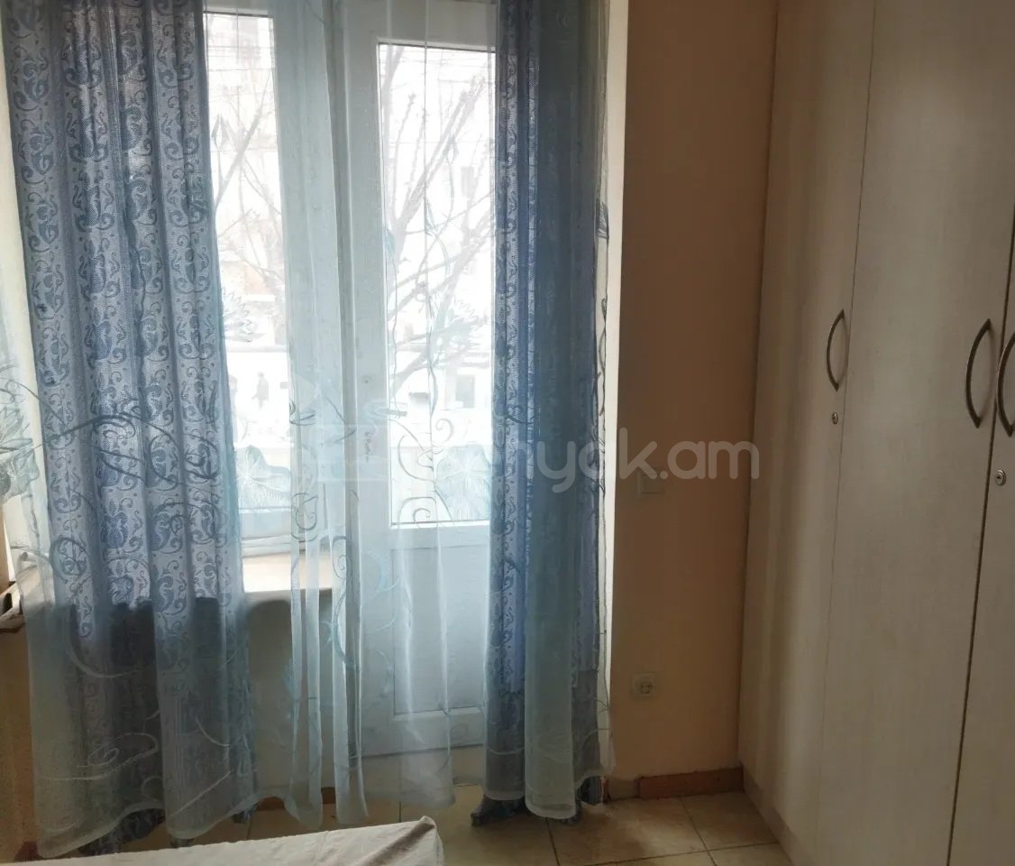 2 Սենյականոց Բնակարան Քարե Շենքում, 35քմ, 2/6 հարկ, Կապիտալ Վերանորոգված, Կահավորված