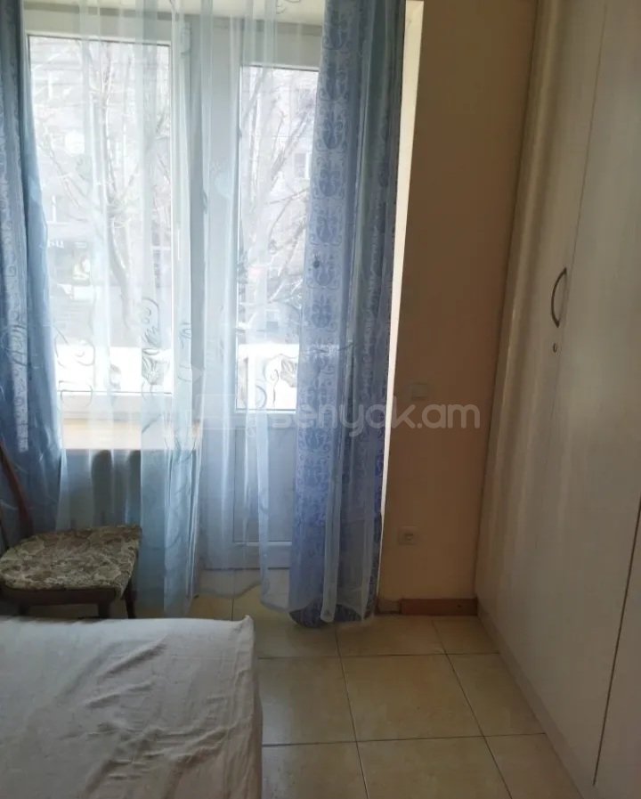 2 Սենյականոց Բնակարան Քարե Շենքում, 35քմ, 2/6 հարկ, Կապիտալ Վերանորոգված, Կահավորված