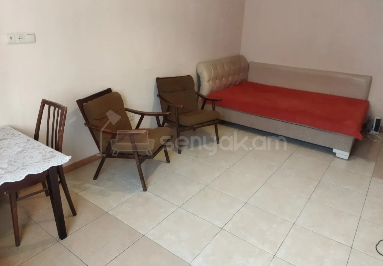 2 Սենյականոց Բնակարան Քարե Շենքում, 35քմ, 2/6 հարկ, Կապիտալ Վերանորոգված, Կահավորված