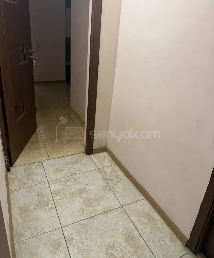 1 Սենյականոց Բնակարան Քարե Շենքում, 34քմ, 1/1 հարկ, Նորմալ Վիճակում, Կահավորված