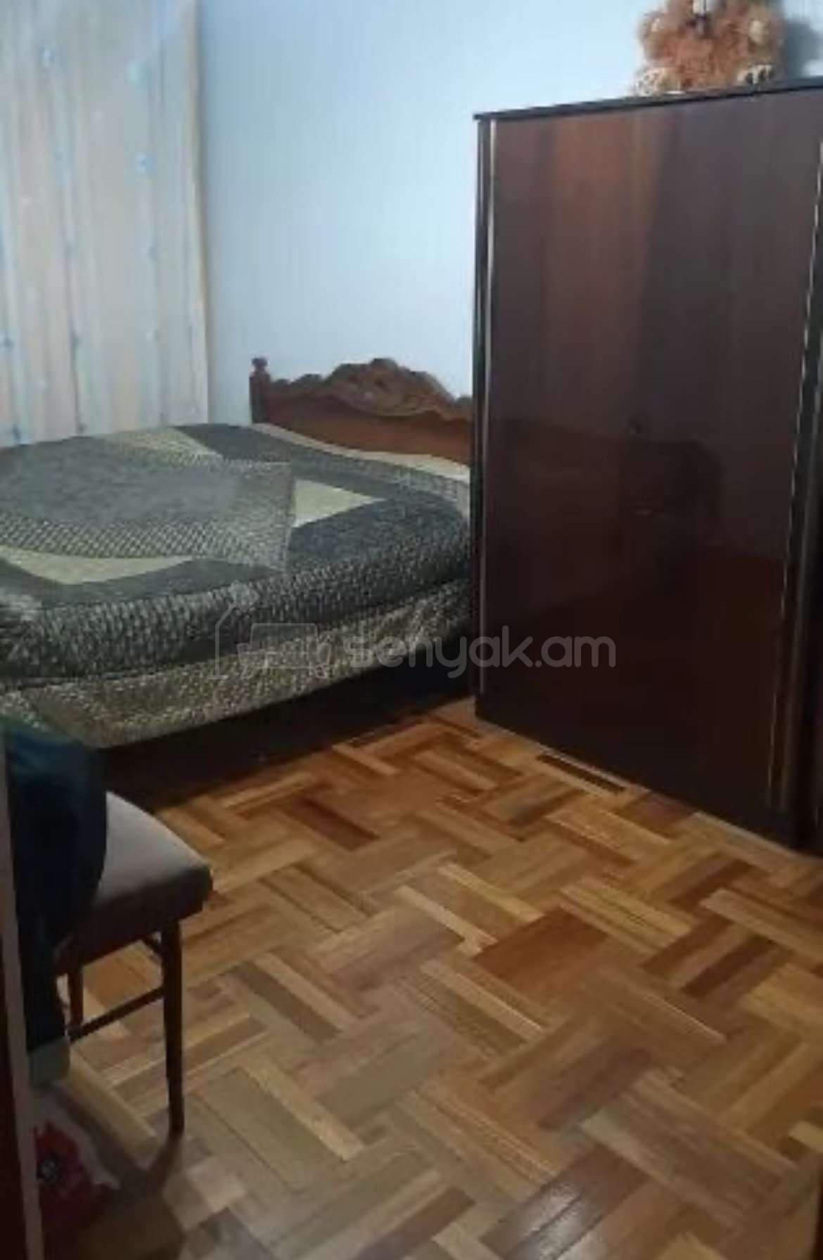 3 Սենյականոց Բնակարան Քարե Շենքում, 83քմ, 3/5 հարկ, Նորմալ Վիճակում, Կահավորված